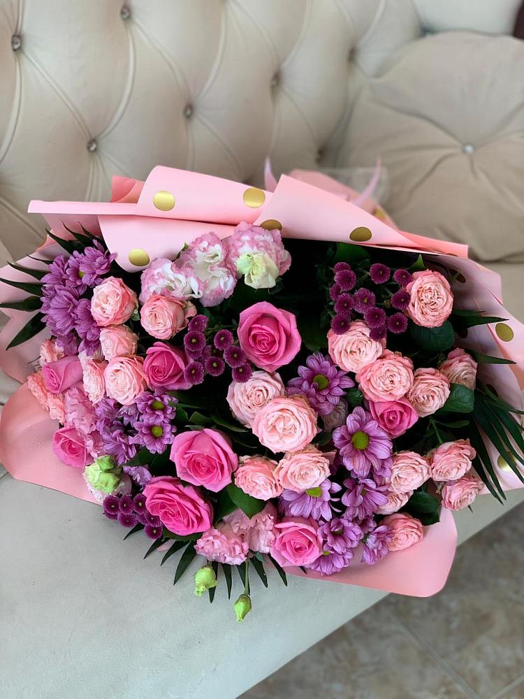 Букет цветов из: Хризантемы, Розы и Лизиантусы в Купянке