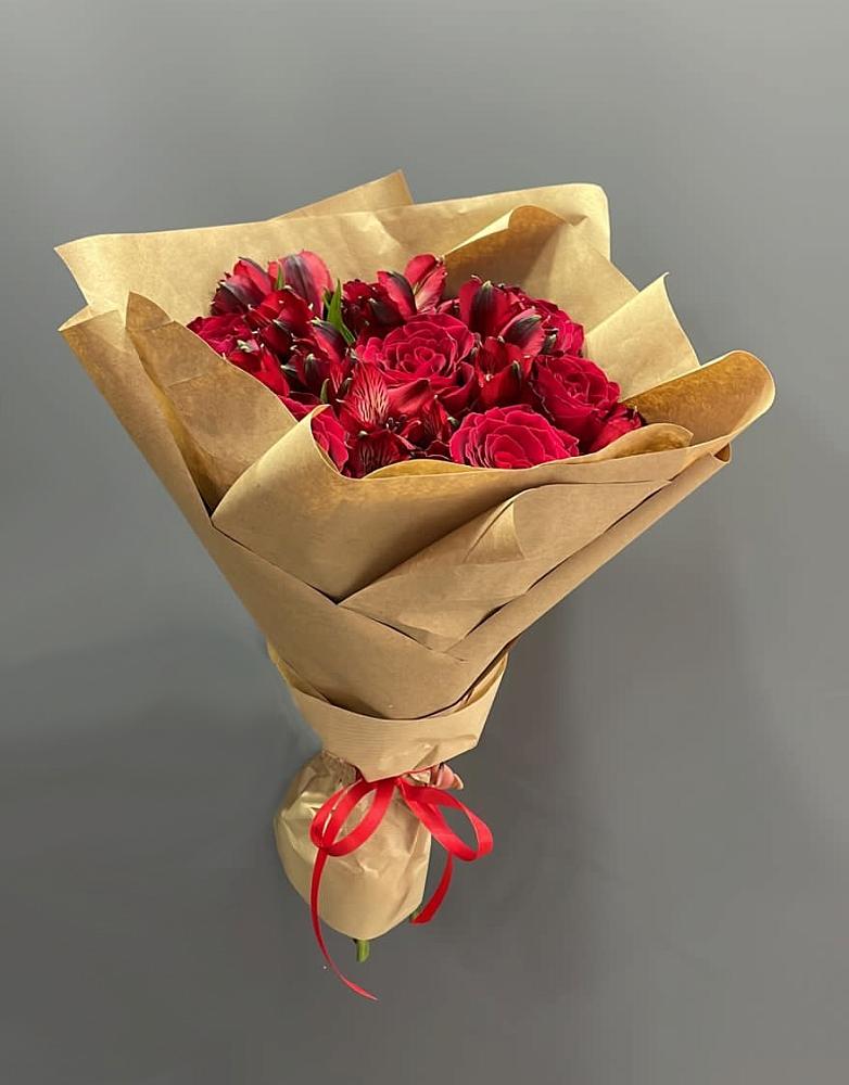 Букет цветов из: Альстромерии и Розы в Купянке