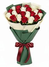 Букет Микс из красных и белых роз в Купянке