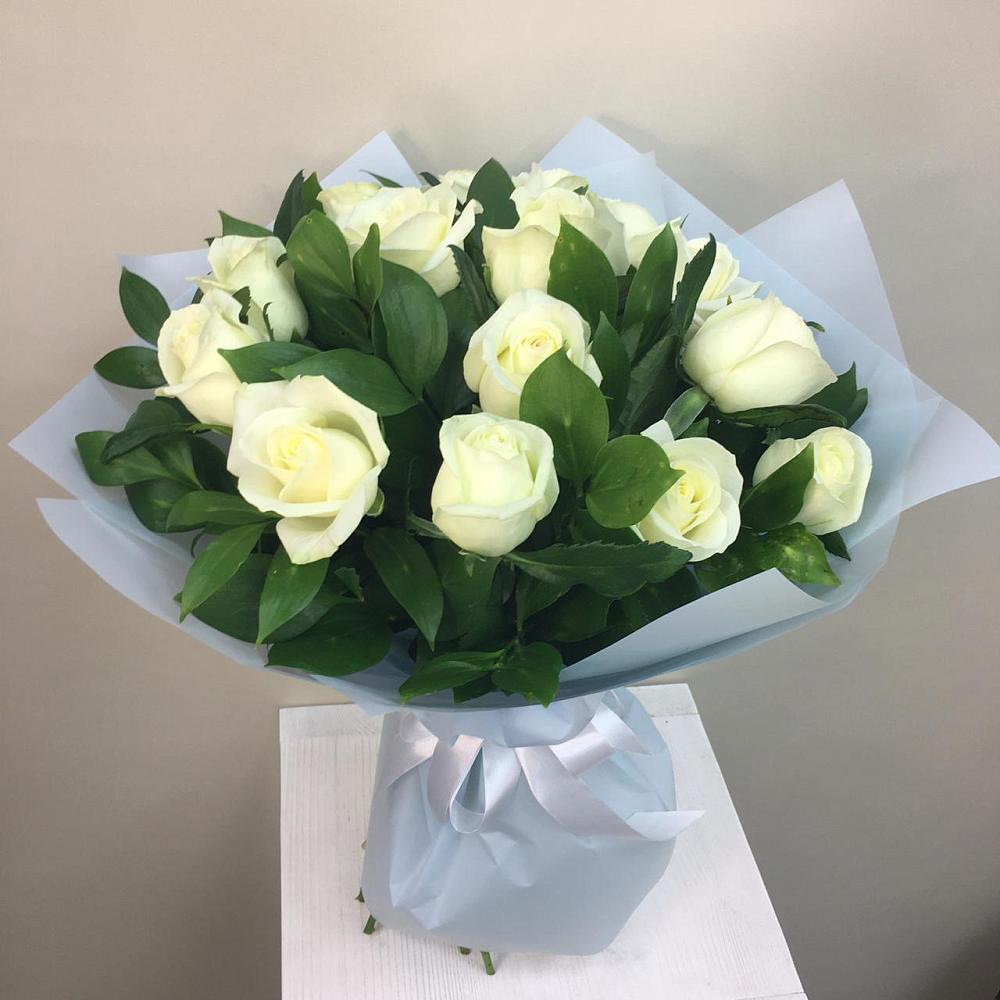 Букет 15 Белых роз Проуд в Купянке
