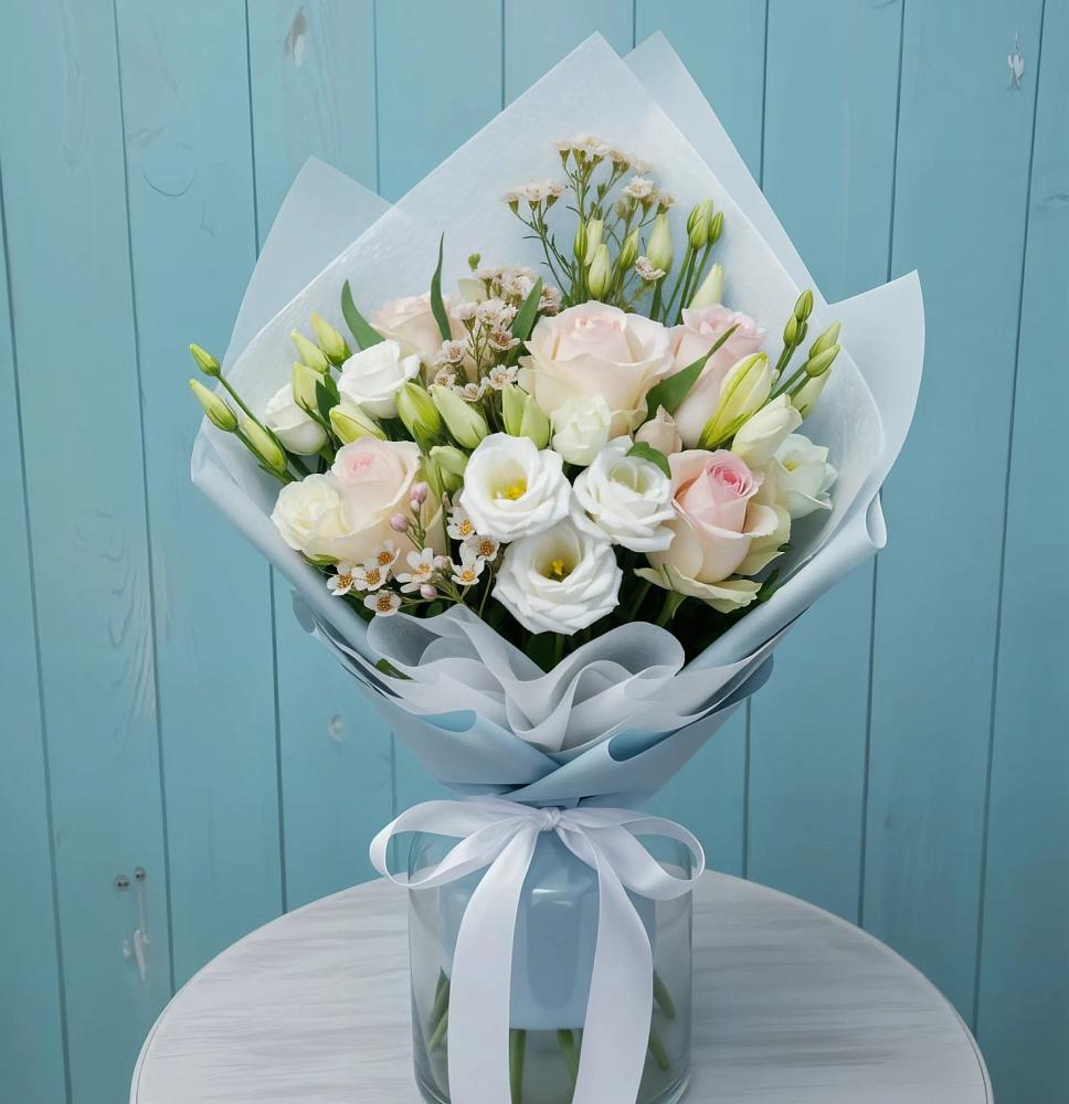 Букет цветов из: Розы и Лизиантусы в Купянке