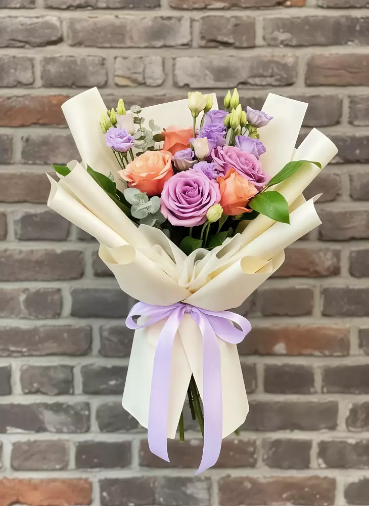 Букет цветов из: Лизиантусы и Розы в Купянке