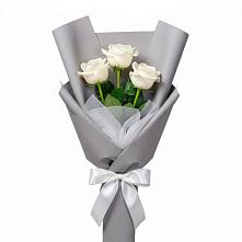 Букет 3 белые розы в Купянке