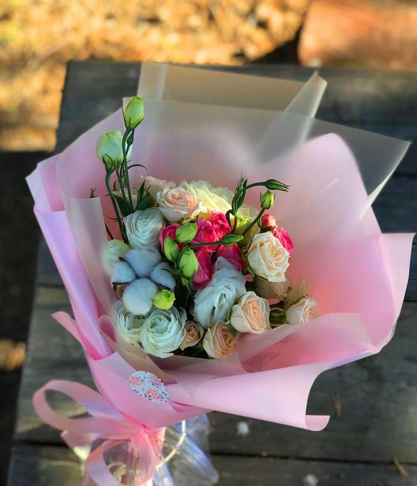 Букет цветов из: Розы и Лизиантусы в Купянке