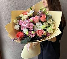 Букет цветов из:  Розы, Лизиантусы и Гвоздики в Купянке