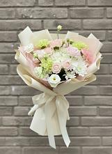 Букет цветов из:  Гвоздики, Розы, Лизиантусы и Хризантемы в Купянке