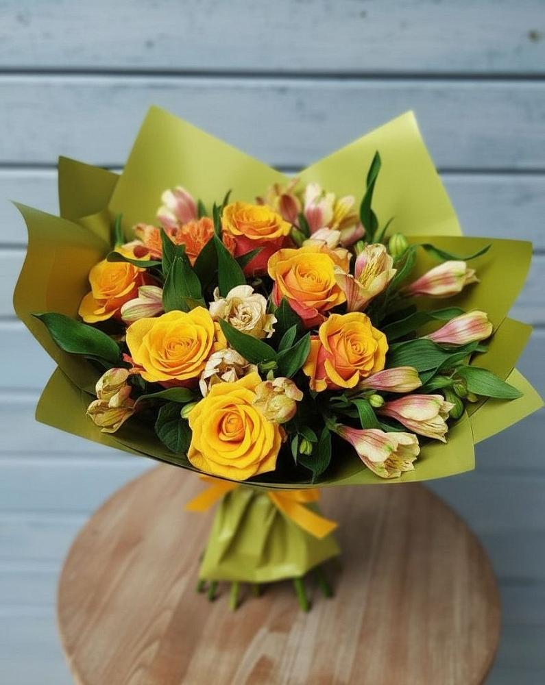 Букет цветов из: Альстромерии и Розы в Купянке