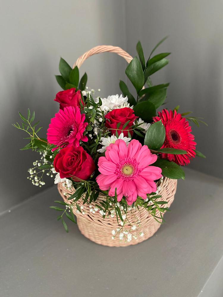 Цветочная композиция из Розы, Хризантемы и Герберы в корзине в Купянке
