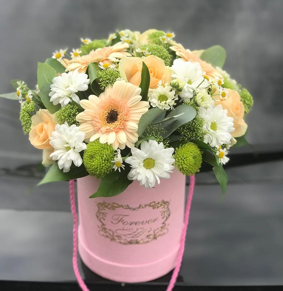 Цветочная композиция из Розы, Герберы и Хризантемы в шляпной коробке в Купянке