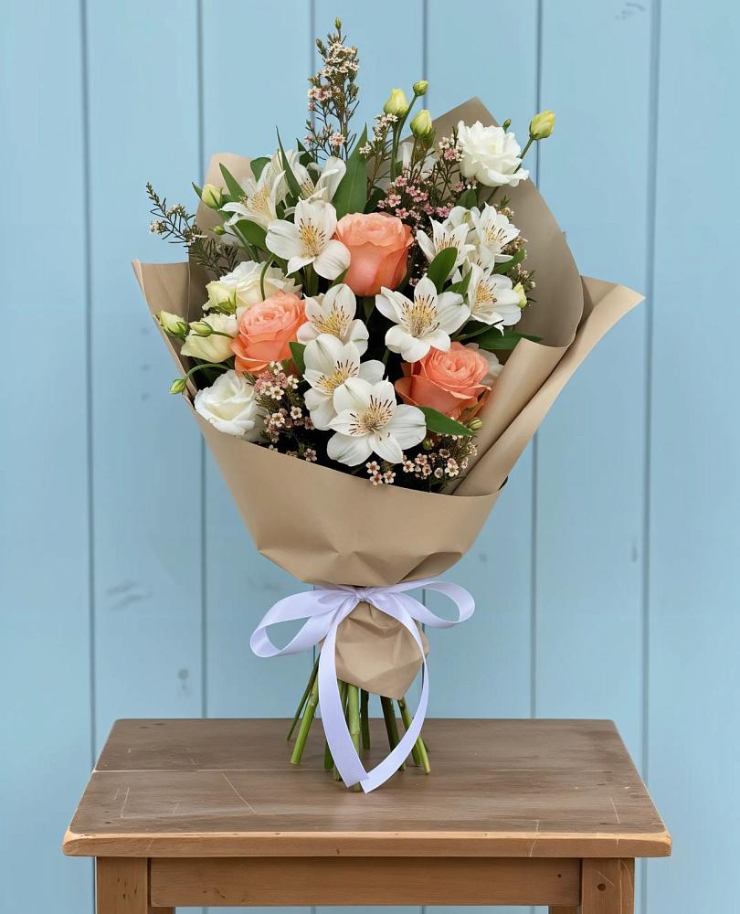 Букет цветов из: Альстромерии, Лизиантусы, Розы и Хризантемы в Купянке